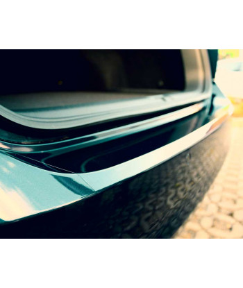 Ladekantenschutz mit Abkantung passend für Volkswagen T5 Caravelle und  Multivan ab BJ. 06.2012 bis 05.2015 (mit schwarzer unlackierter PUR  Kunststoff Stoßstange) ABS Farbe schwarz